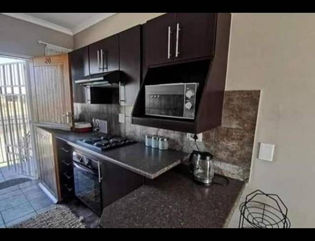 2 BEDROOM APARTMENT FOR SALE IN VAAL PARK EXT 1